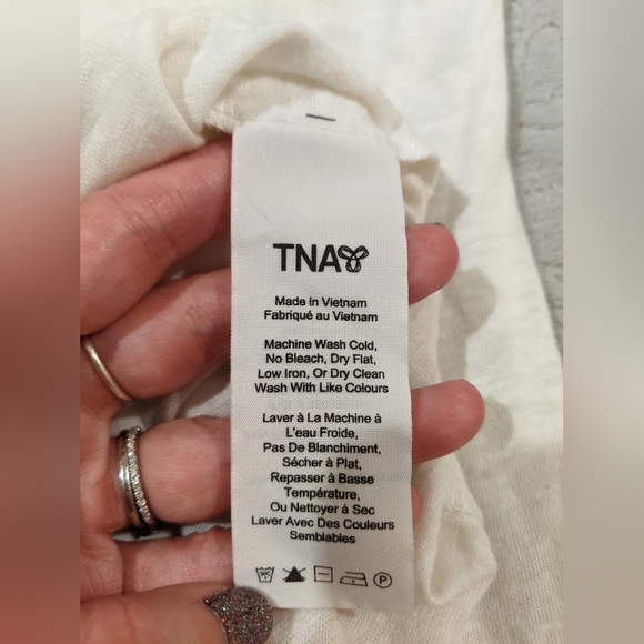 NWOT - Small - Aritzia - TNA - Scoop Neck T-Shirt with Red Collar - Picture 7 of 10